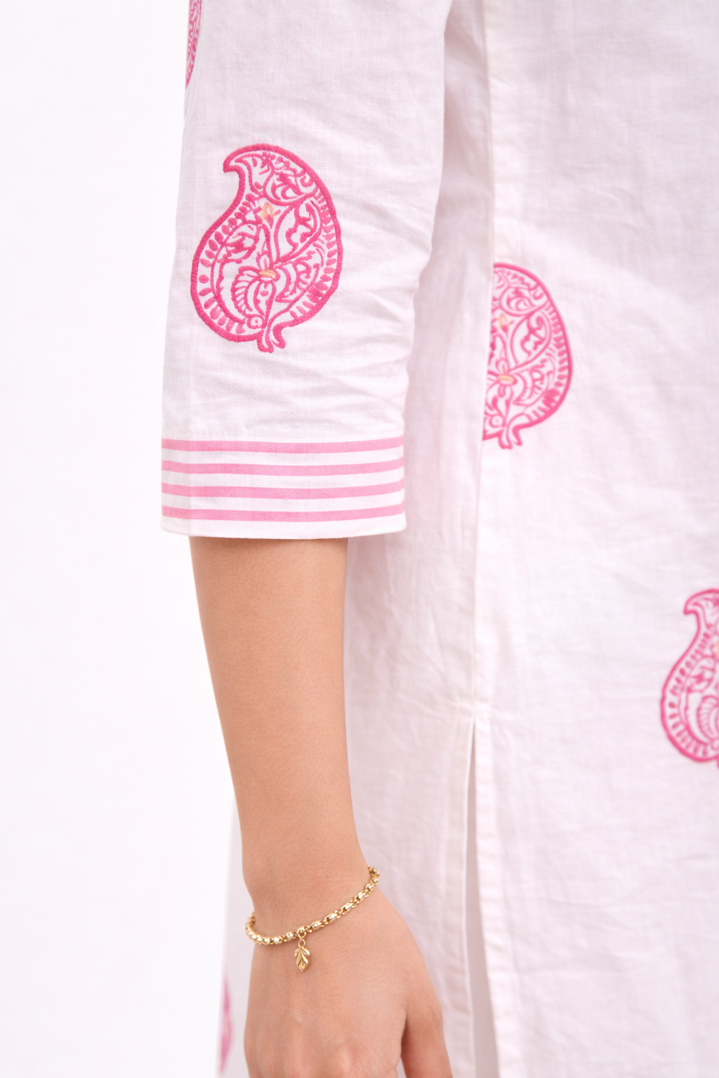 Shorekraft Pink Paisley Cotton Kurta Set for Women